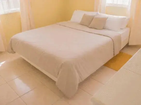 Image No.9-12 Bed Condo for sale
