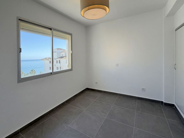 Image No.18-3 Bed Apartment for sale