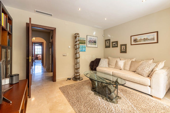 Image No.18-4 Bed Villa for sale