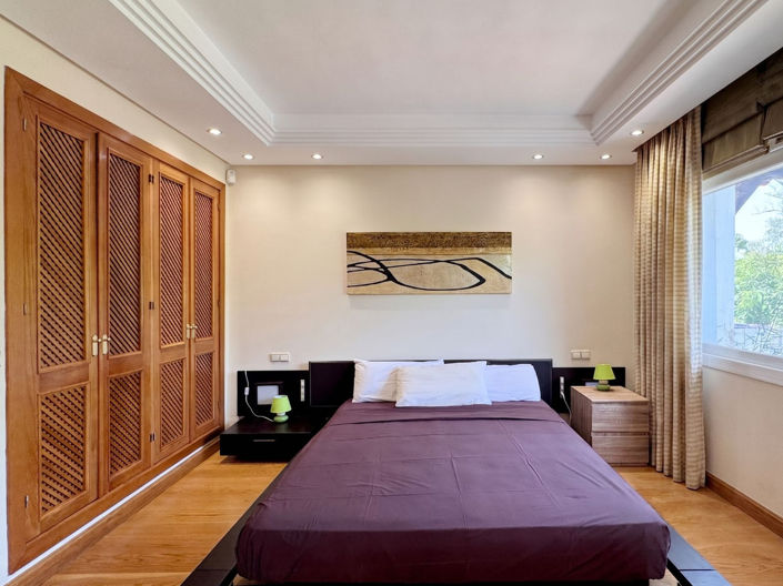 Image No.24-3 Bed Townhouse for sale