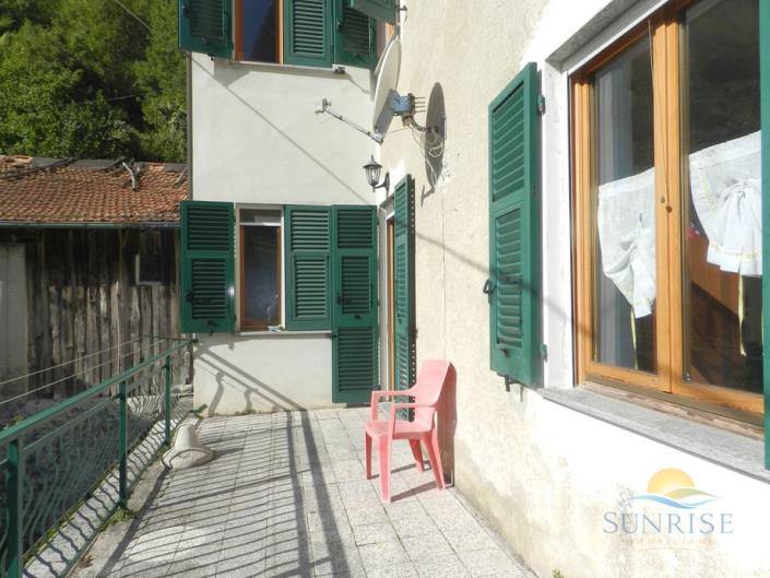 Image No.5-Appartement de 2 chambres à vendre à Isola del Cantone