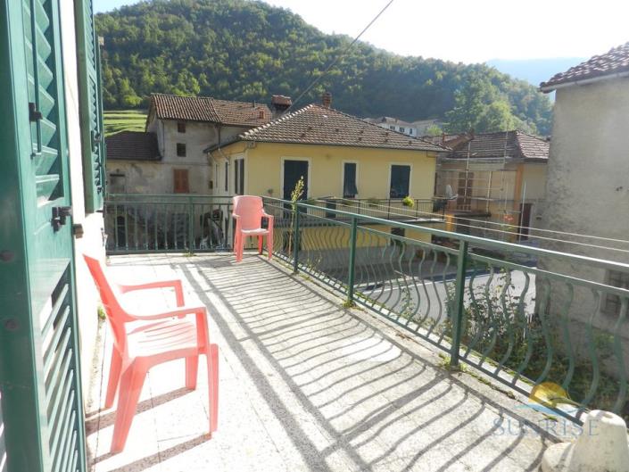 Image No.7-Appartement de 2 chambres à vendre à Isola del Cantone