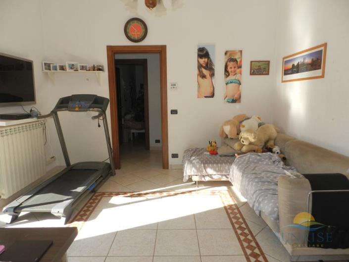 Image No.8-Appartement de 2 chambres à vendre à Isola del Cantone
