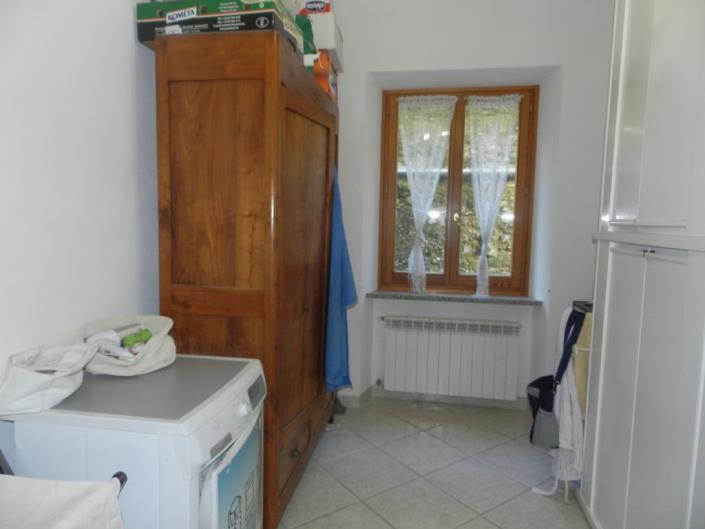 Image No.7-Appartement de 2 chambres à vendre à Isola del Cantone