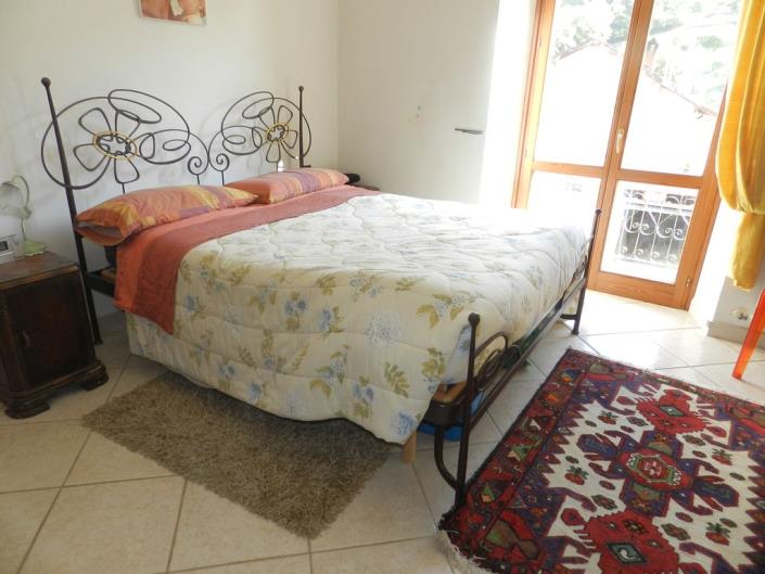 Image No.5-Appartement de 2 chambres à vendre à Isola del Cantone