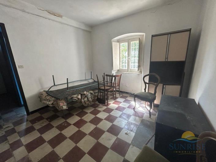 Image No.31-4 Bed Country House for sale
