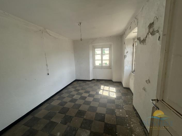 Image No.9-10 Bed House for sale