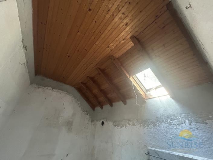 Image No.14-10 Bed House for sale