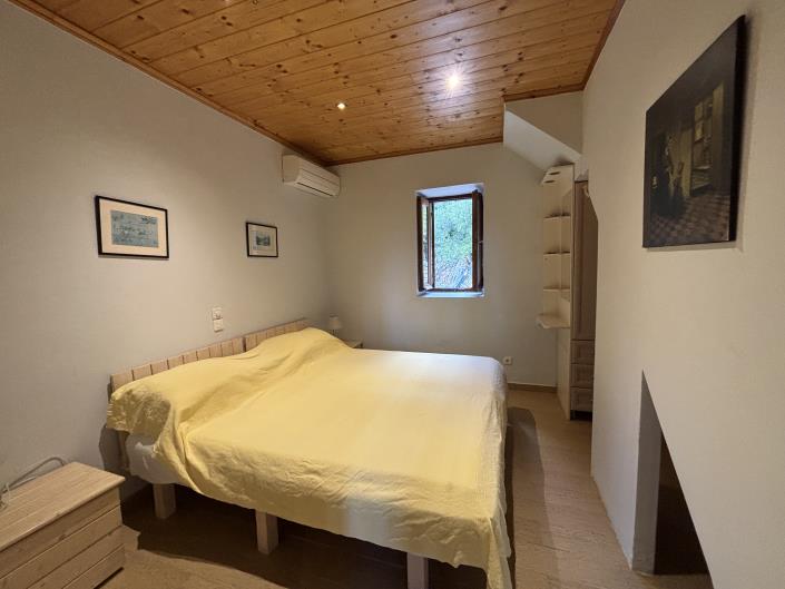 Image No.22-5 Bed Cottage for sale