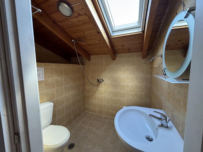 Image No.36-5 Bed Cottage for sale