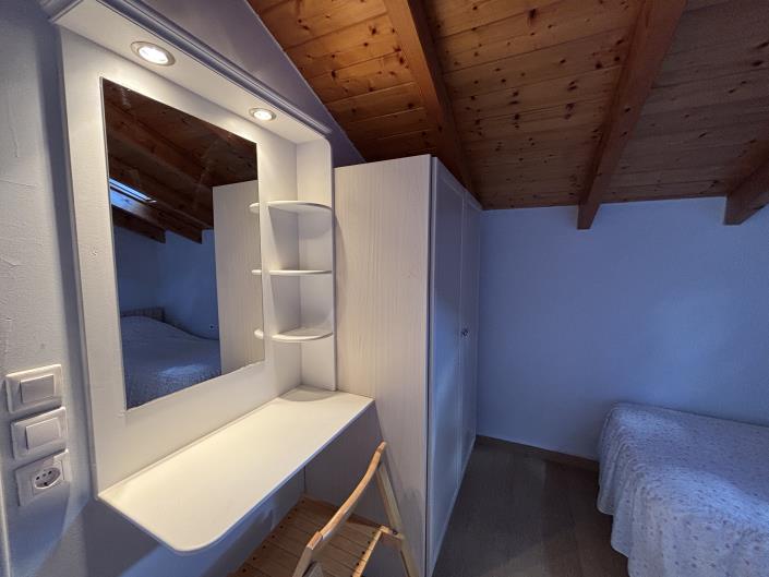 Image No.48-5 Bed Cottage for sale