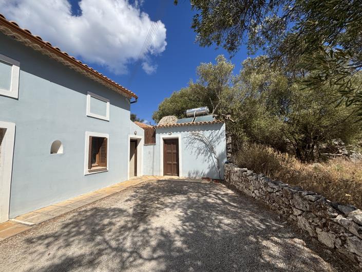 Image No.50-5 Bed Cottage for sale