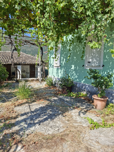 Image No.2-4 Bed House for sale