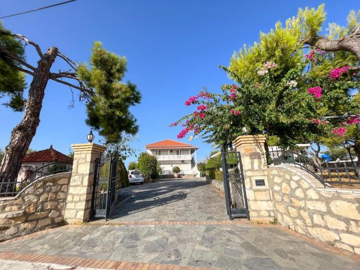 Image No.12-4 Bed Villa / Detached for sale