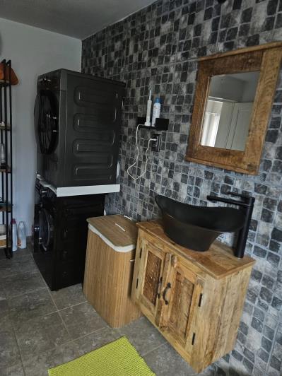Image No.12-2 Bed House for sale