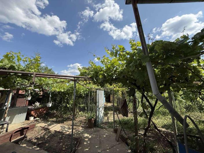 Image No.17-5 Bed House for sale