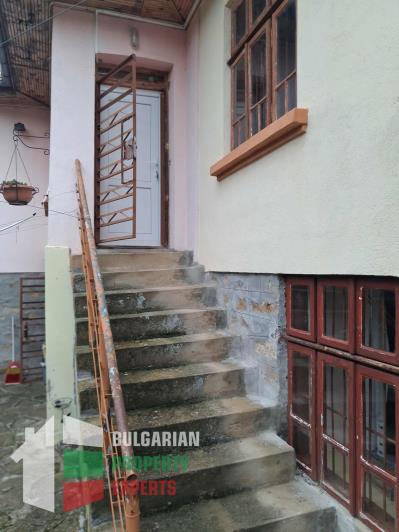 Image No.5-2 Bed House for sale