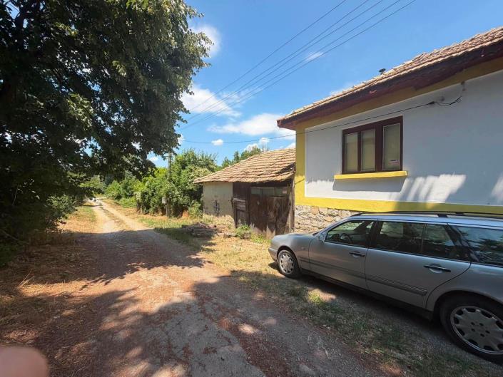 Image No.5-2 Bed House for sale