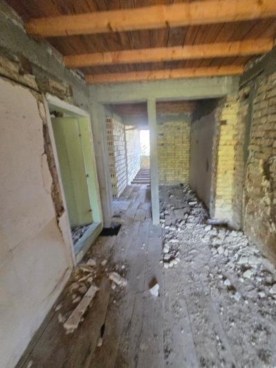 Image No.8-2 Bed House for sale
