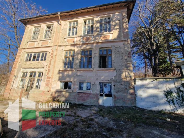 Image No.57-10 Bed Villa / Detached for sale