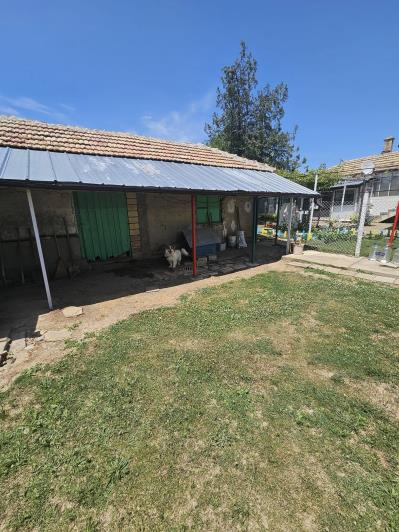 Image No.5-2 Bed House for sale