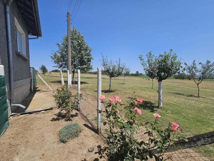 Image No.4-2 Bed House for sale
