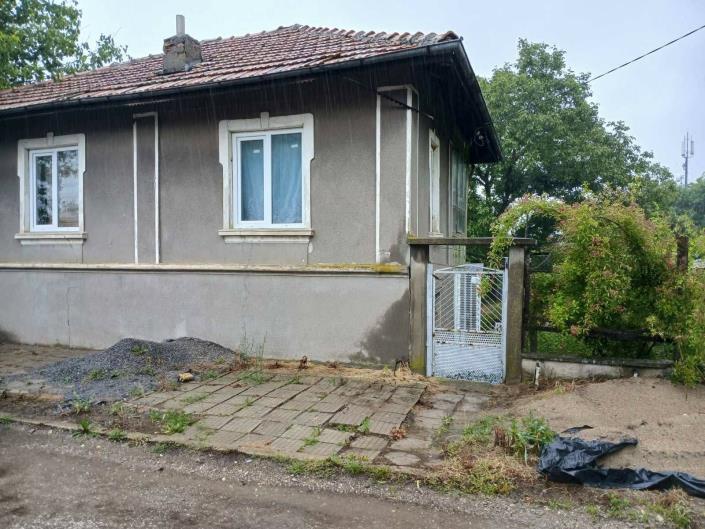 Image No.3-Maison de 3 chambres à vendre à Slavyanovo