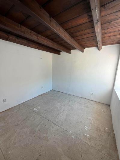 Image No.8-2 Bed House for sale