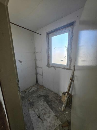Image No.8-2 Bed House for sale