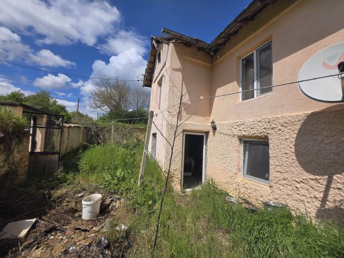 Image No.12-2 Bed House for sale