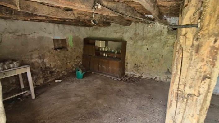 Image No.12-2 Bed House for sale