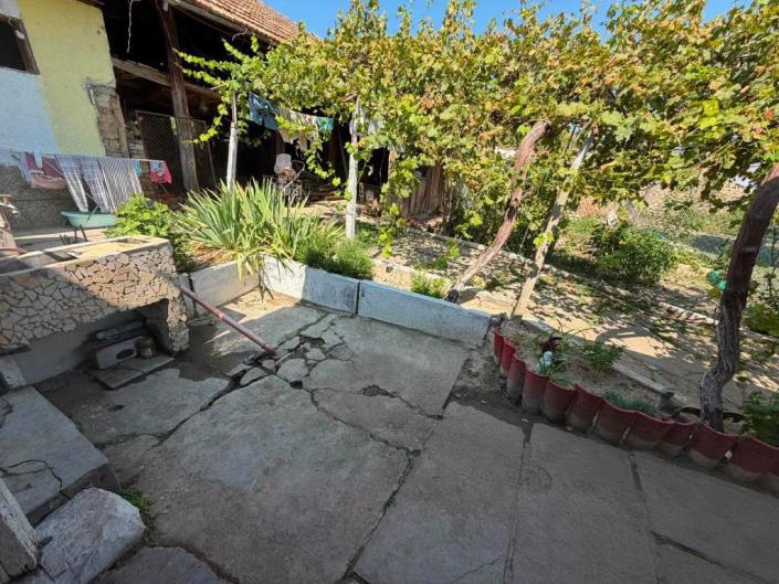 Image No.25-2 Bed House for sale
