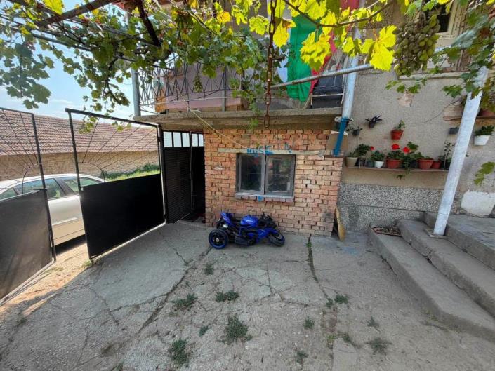 Image No.30-2 Bed House for sale