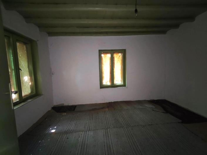 Image No.8-2 Bed House for sale