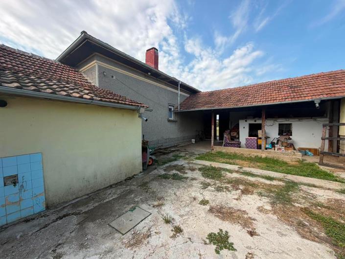 Image No.6-3 Bed House for sale