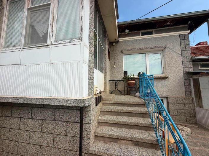 Image No.20-3 Bed House for sale