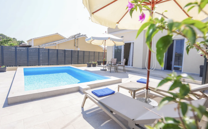 Image No.10-1 Bed House/Villa for sale