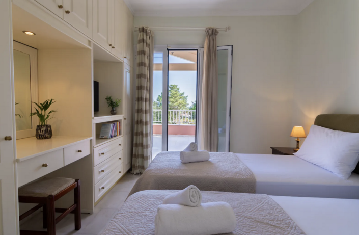 Image No.10-3 Bed Villa for sale