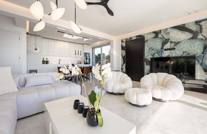 Image No.2-4 Bed Villa for sale