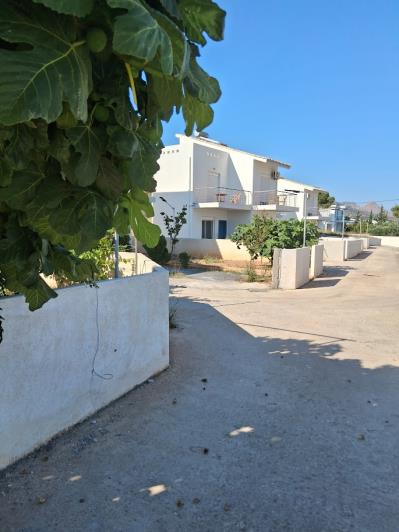 Image No.5-2 Bed House for sale
