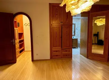 1000071572