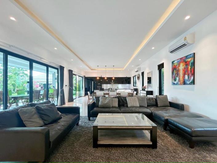 Image No.9-4 Bed Villa for sale