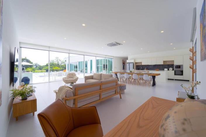 Image No.10-4 Bed Villa for sale