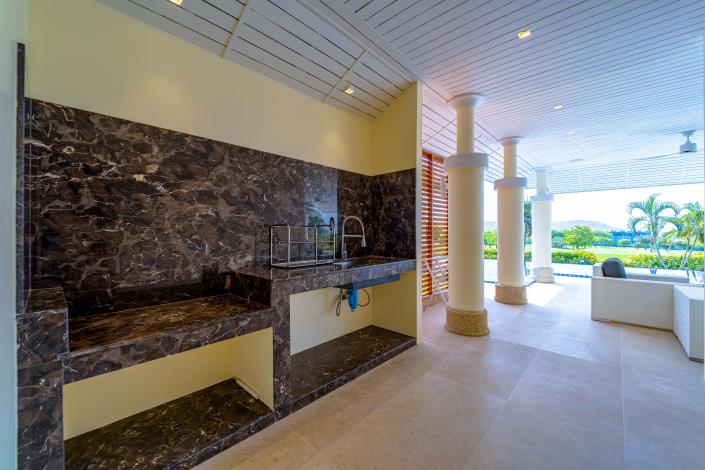 Image No.37-5 Bed Villa for sale
