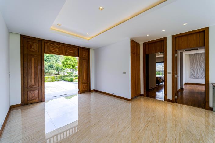 Image No.21-5 Bed Villa for sale