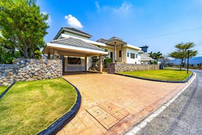 1 - Hin Lek Fai, Villa