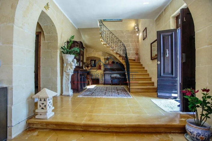 Image No.3-3 Bed Farmhouse for sale