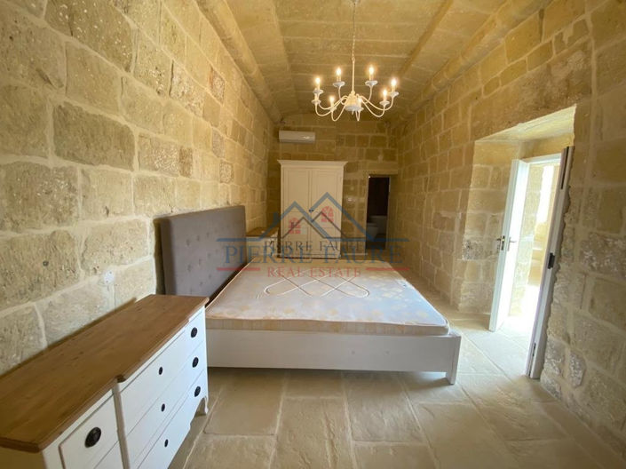 Image No.16-5 Bed Farmhouse for sale