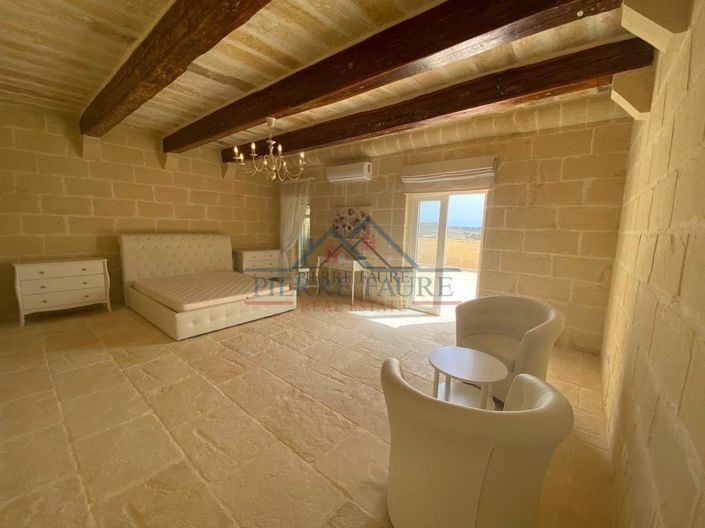 Image No.19-5 Bed Farmhouse for sale