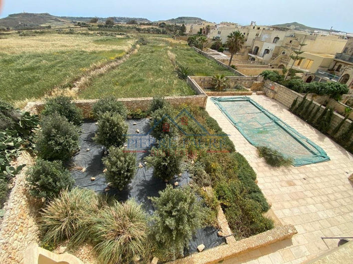 Image No.4-5 Bed Farmhouse for sale